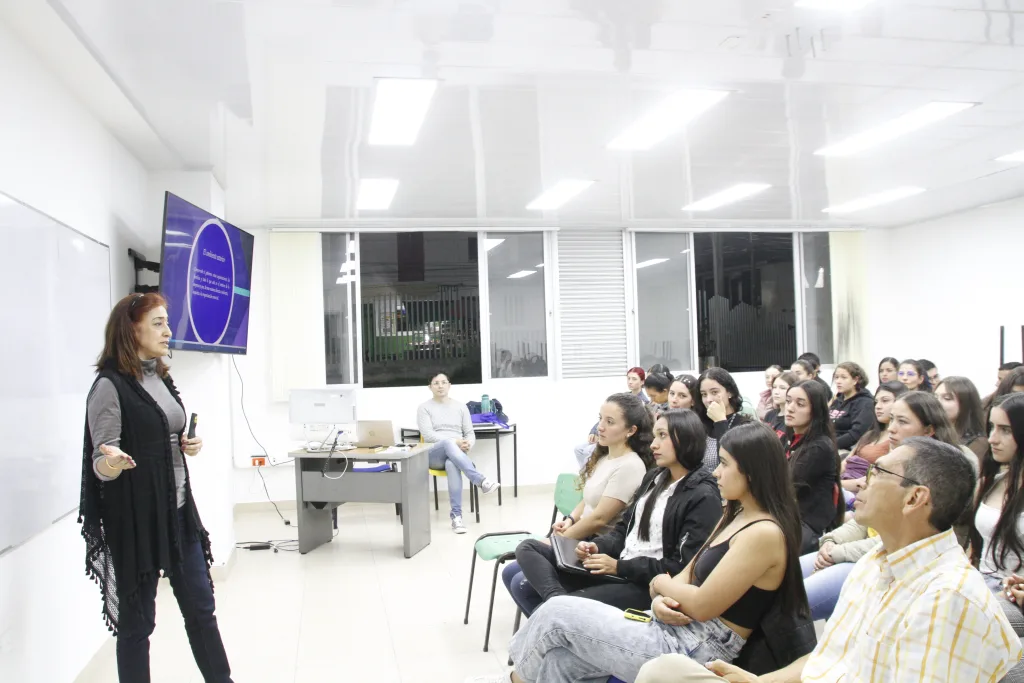 IES CINOC EDUCACIÓN SUPERIOR