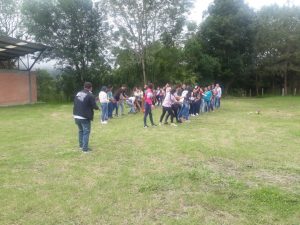 Pausas activas con estudiantes