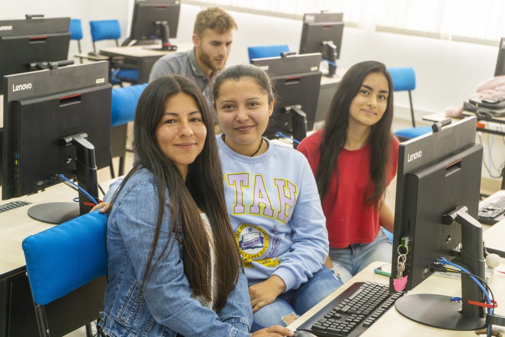 Estudiantes EDUCACIÓN SUPERIOR